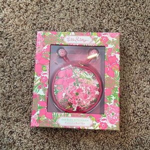 NEVER OPENED/USED Lilly Pulitzer earbuds and pouch